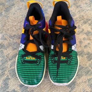 Nike Witness 7 Sneakers